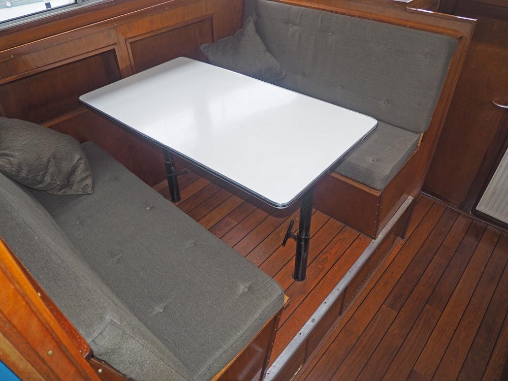 Cabin en avant, H&eacute;bergements